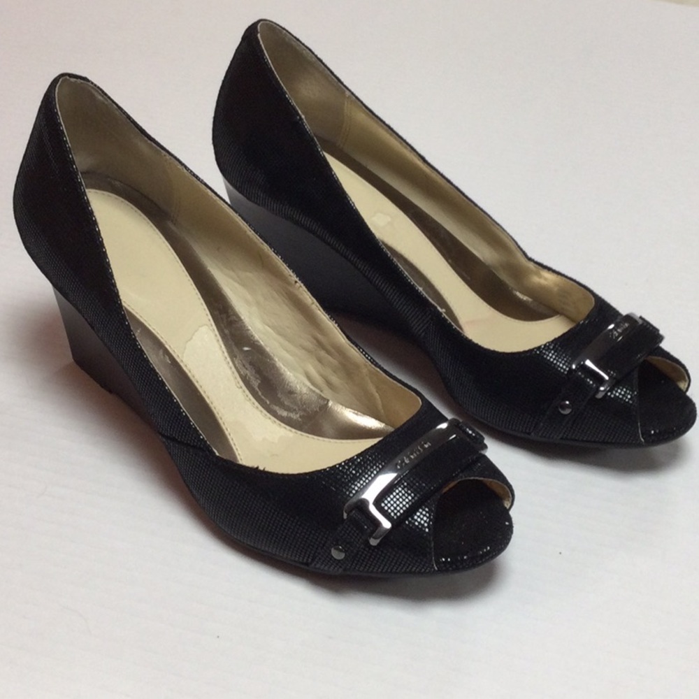 Calvin Klein Sera Buckle Shimmer Peep Toe Wedges Sz 7.5W